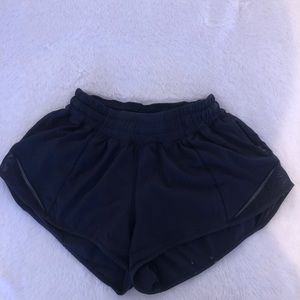 lululemon hotty hot short 2.5” dark blue size 2
